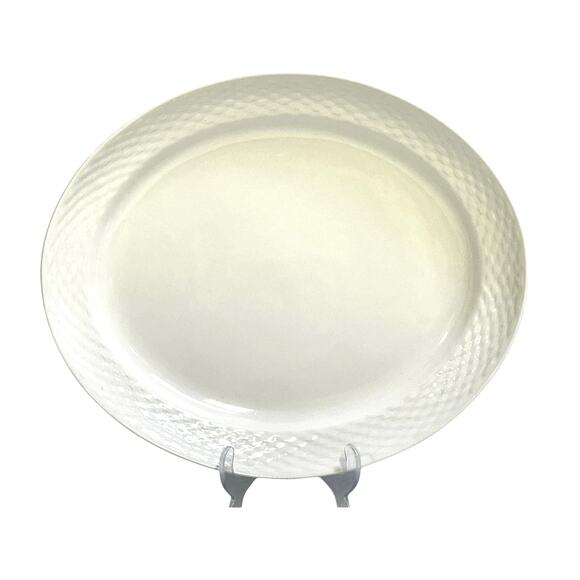 Basket Wreath by Tabletops Unlimited White Embossed Large Oval Serving Platter - Picture 8 of 8